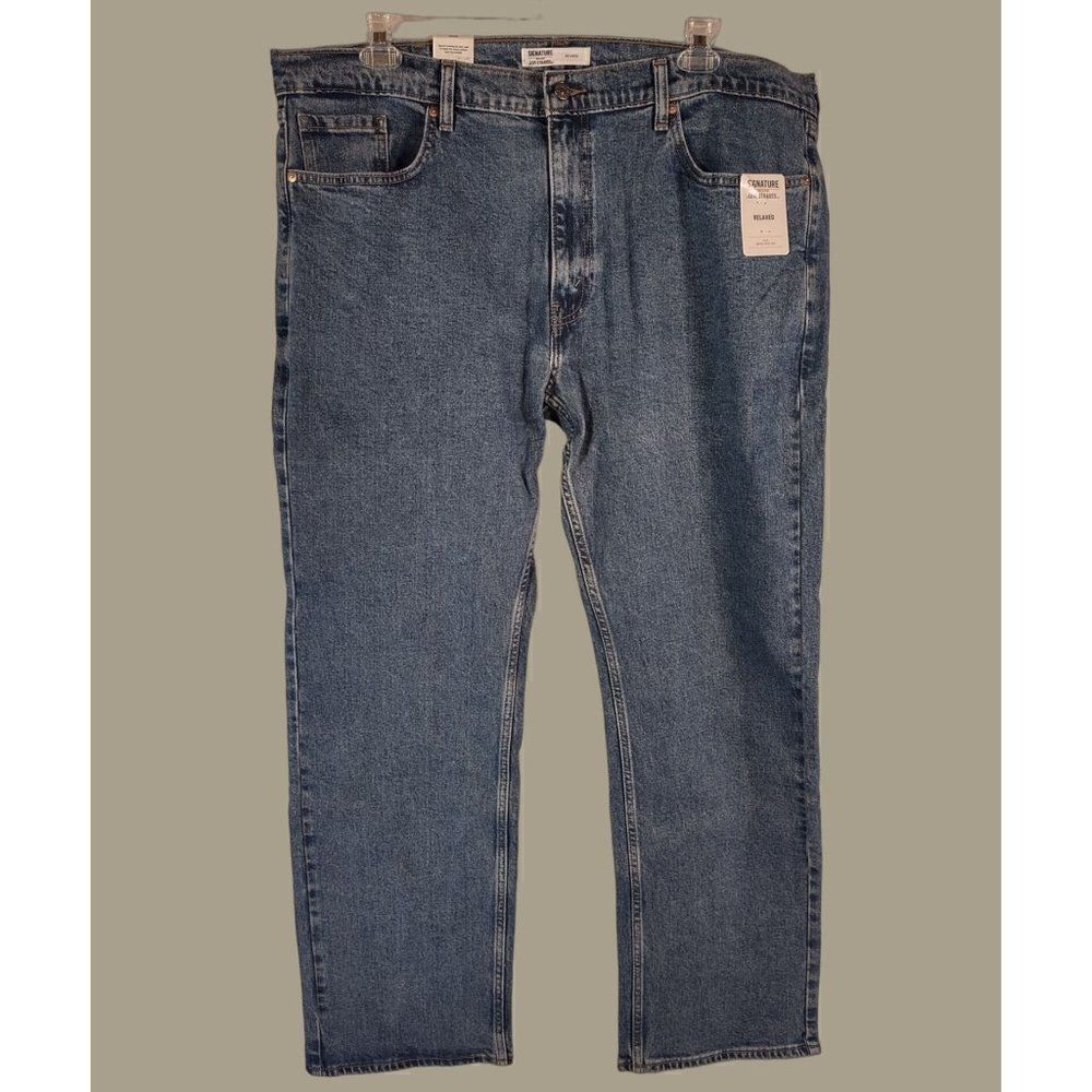 Levi Strauss Signature Gold Medium Wash Jeans Size 42 x 32 NWT